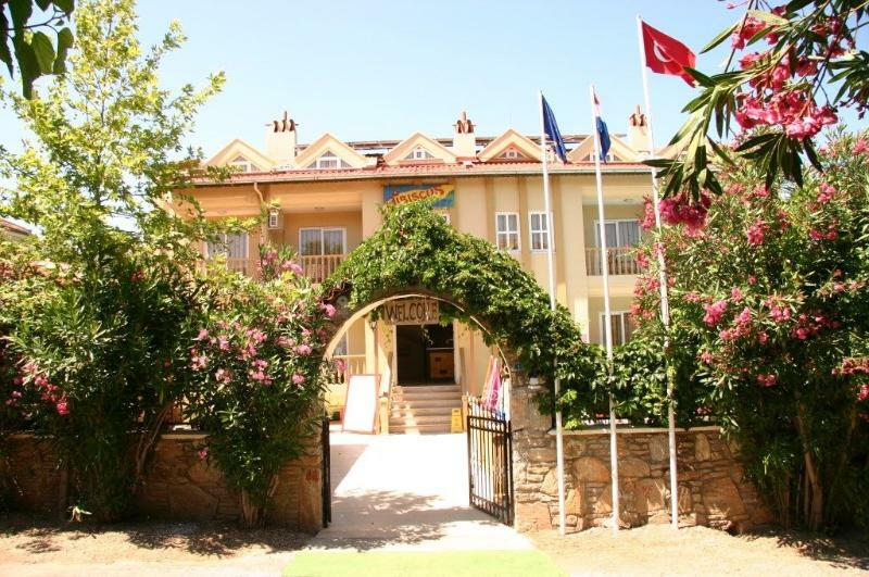 Hibiscus Apartments Мармарис Екстериор снимка