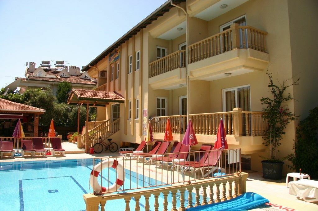 Hibiscus Apartments Мармарис Екстериор снимка